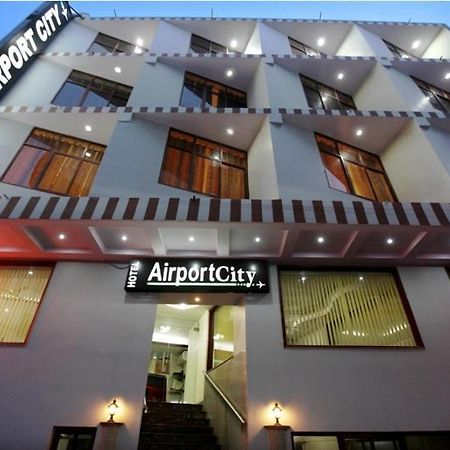 Hotel Airport City Near Delhi International Airport New Delhi Buitenkant foto